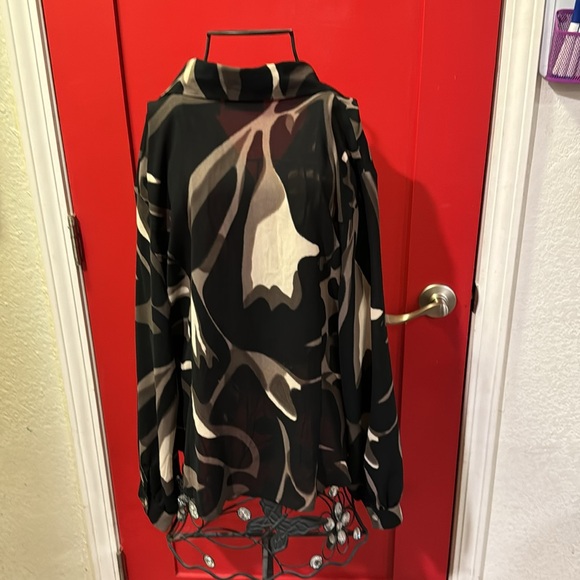 Bundle of 3 blouses - Picture 6 of 9